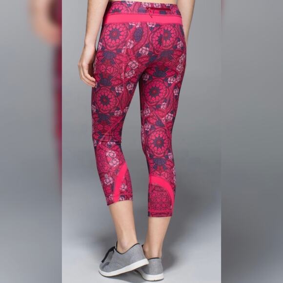 Lululemon Run Inspire Crop II Prisma Guava Lava Boom Juice Size 4 Leggings - Picture 4 of 12